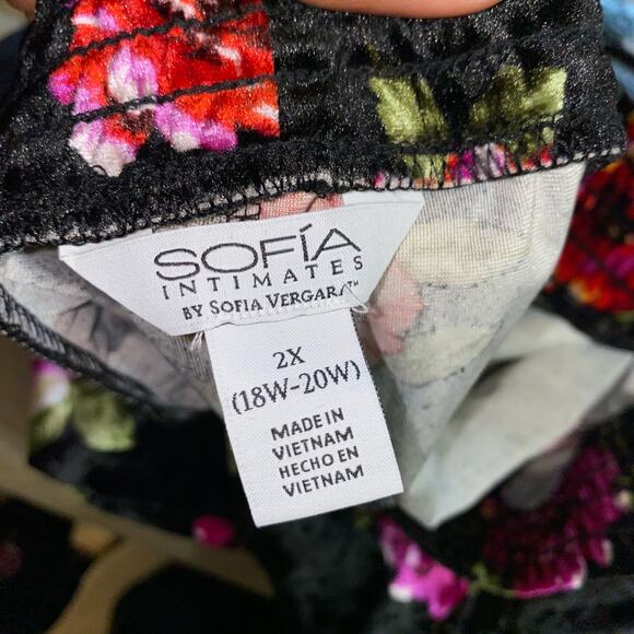 Sofia Intimates by Sofia Vergara Floral Print Pajama Set Black 2X (18W-20W) NWTs - Picture 4 of 5